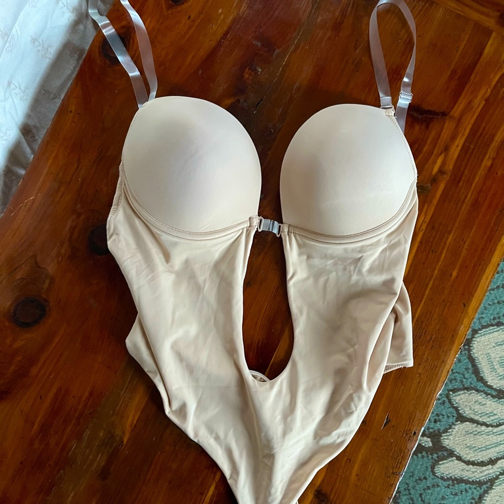 Shapellx Plunge thong beige shapewear